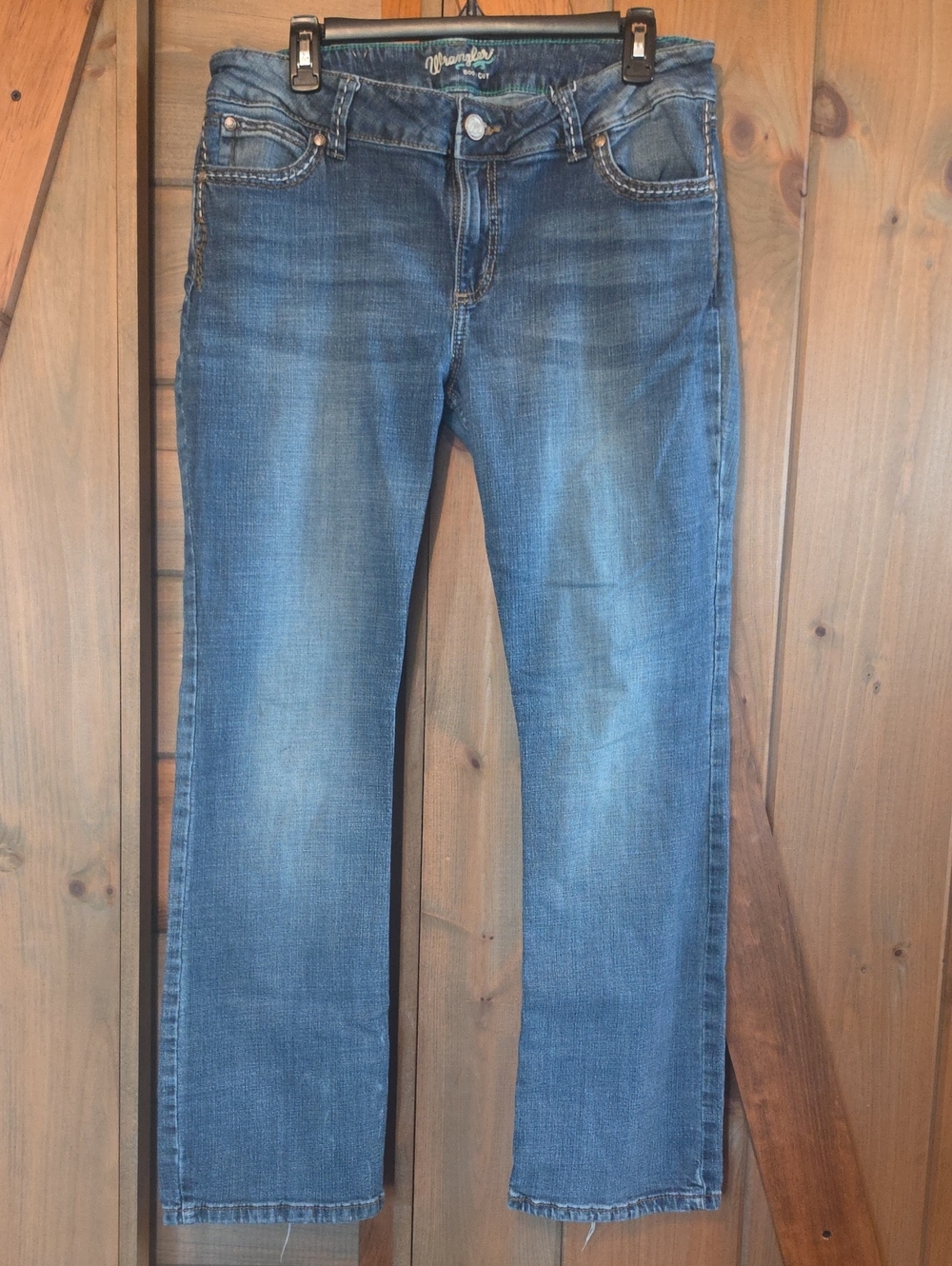 Wrangler Womens Boot Cut Jeans in Medium Blue Wash